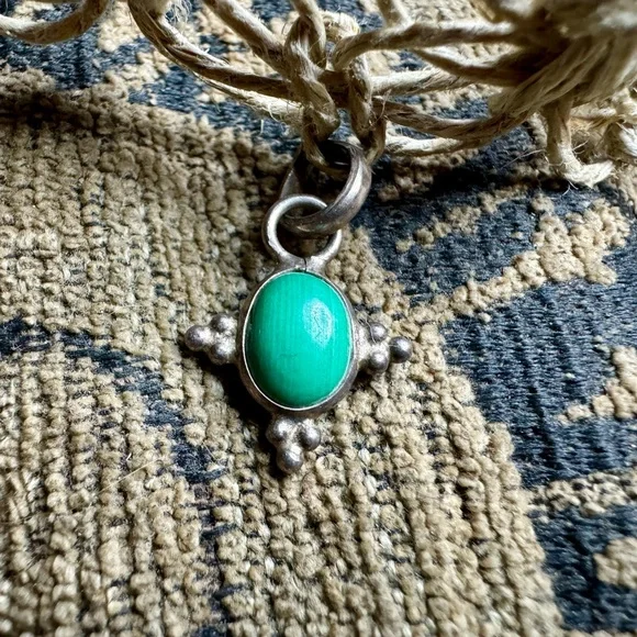 1990’s Macrame necklace with Malachite and silver pendant. - Picture 6 of 13